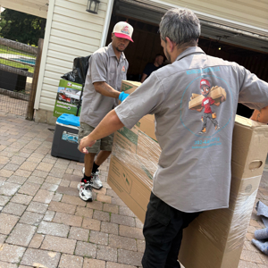 Plastic Wrap, Loading, Moving Boxes, and Movers from Moving On Up Tristate LLC uploaded 3:29 AM on Jun 18th, 2025